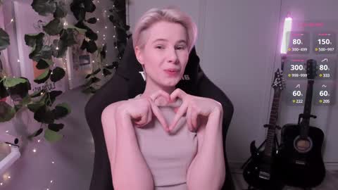 Mia online show from February 3, 10:03 am