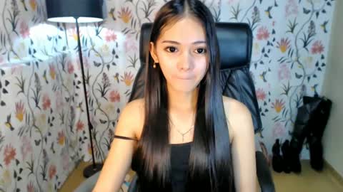 Snapshot of imyourlegalbaby chatting on January 23, 5:56 am Aki online show from January 23, 5:56 am