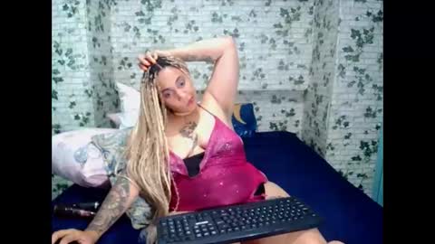 Candy cat online show from December 20, 7:40 pm