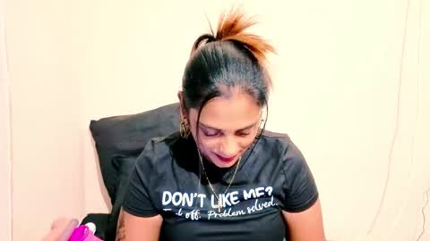 indianplaymate online show from April 18, 5:37 pm