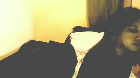 indianpleasures21 online show from April 13, 1:29 am