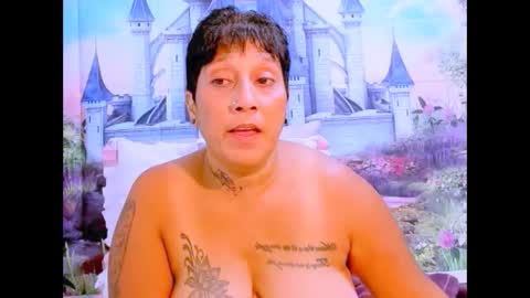 Snapshot of indianroxy07 chatting on January 31, 7:29 pm roxy online show from January 31, 7:29 pm