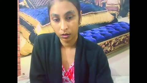 indiansexybutt4u2luv online show from June 29, 5:03 am