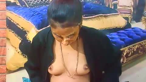indiansexybutt4u2luv online show from June 27, 9:43 am