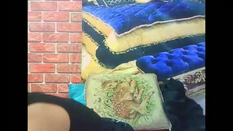 indiansexybutt4u2luv online show from June 25, 9:13 am
