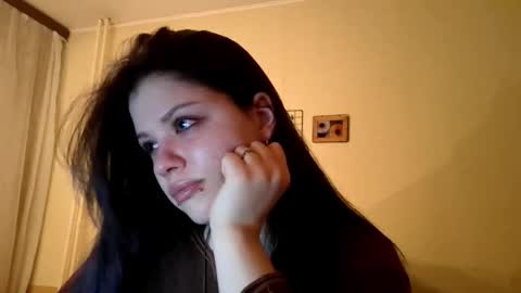 Mia online show from March 7, 3:19 pm