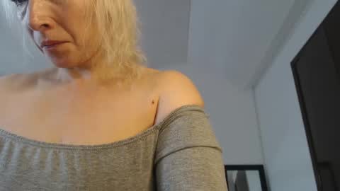            online show from February 3, 1:19 pm