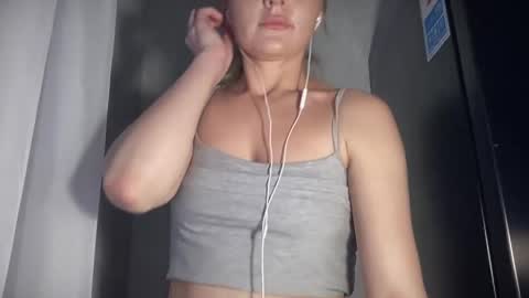 iniva05 online show from April 13, 3:02 pm