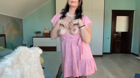 iracherrynow online show from April 5, 10:25 am