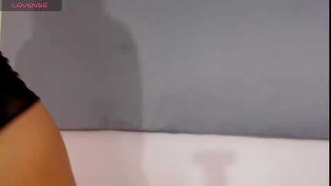 Snapshot of iris_caprice chatting on December 16, 2:57 am Instagram iris caprice online show from December 16, 2:57 am