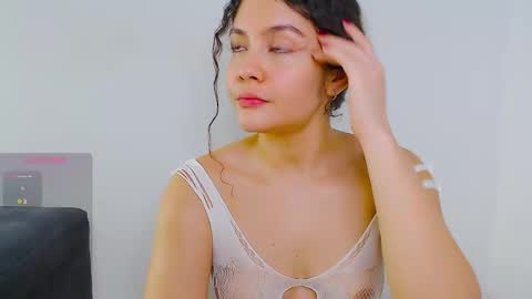 Snapshot of iris_caprice chatting on September 28, 2:07 am Instagram iris caprice online show from September 28, 2:07 am