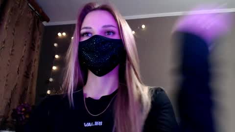 Lily online show from May 7, 5:38 pm