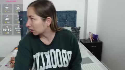 Snapshot of iris_love18 chatting on December 10, 1:11 pm IRIS online show from December 10, 1:11 pm