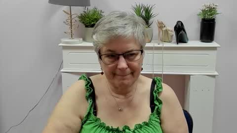 I R I S online show from November 21, 8:49 am