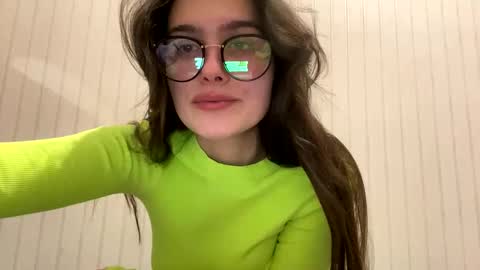 irisss31 online show from March 3, 7:03 pm