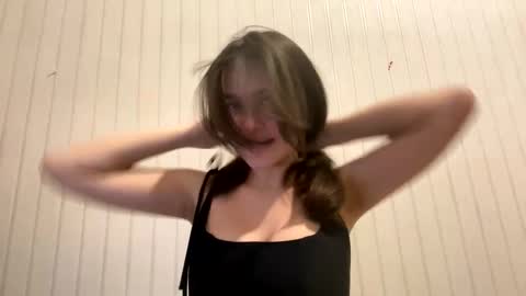 irisss31 online show from January 7, 7:17 pm