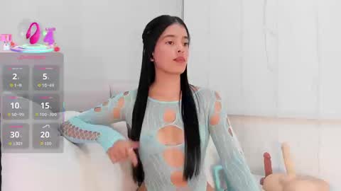 Snapshot of isa_queenn chatting on October 1, 9:31 pm ISA online show from October 1, 9:31 pm