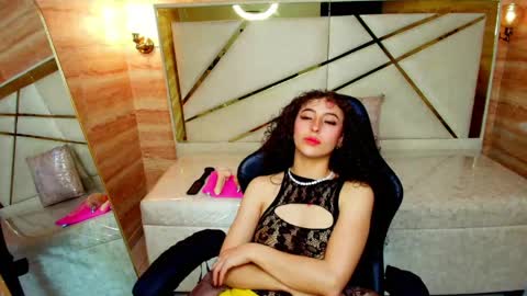 isa_r online show from April 15, 5:08 am