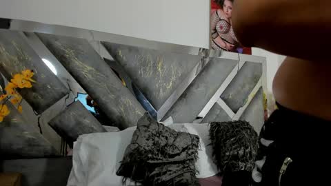 Mommy Isa online show from April 10, 12:33 pm