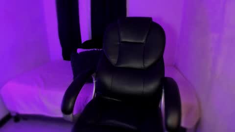 isabella online show from January 16, 1:45 am