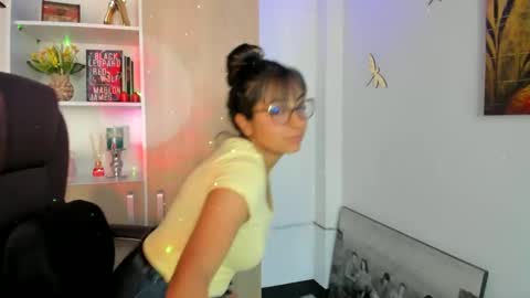 Isabella22 1 online show from February 14, 3:58 pm