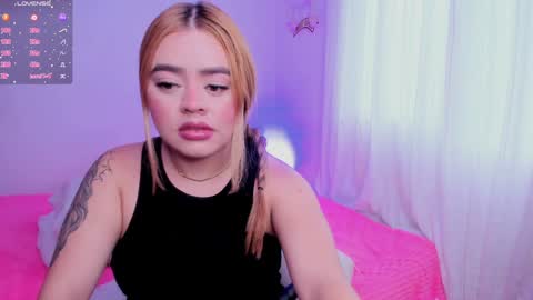 Isabella Arias online show from January 2, 8:35 pm