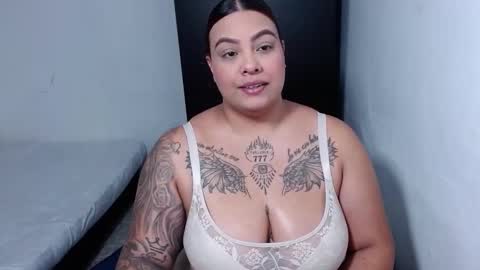  estefania online show from December 4, 9:44 am