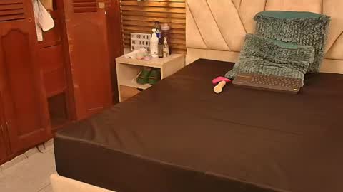 isabella_luxet online show from July 7, 12:41 pm
