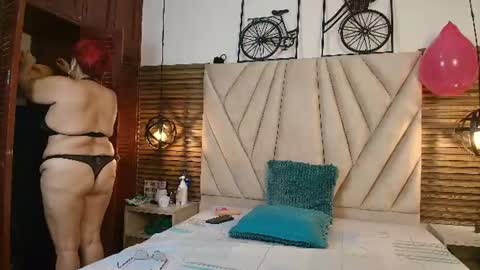 isabella_luxet online show from July 2, 12:33 pm