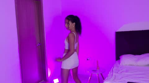 isabella santana online show from July 28, 8:52 pm