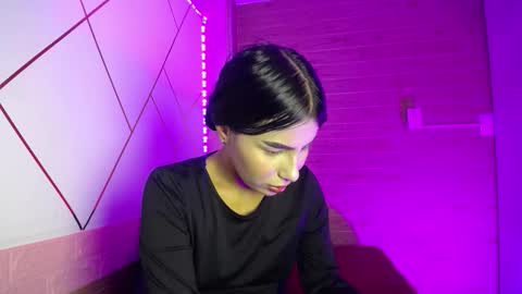 isabella_roseee online show from January 13, 8:02 pm