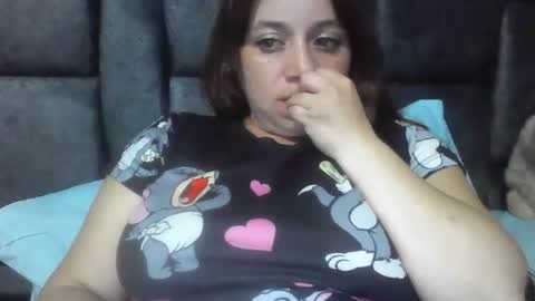 isabellaa_hills_ online show from June 1, 2:13 am
