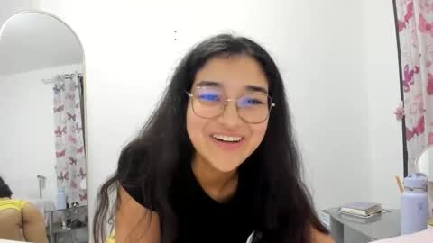 Isa Suarez online show from March 19, 9:30 pm