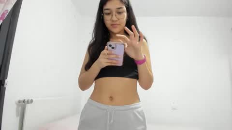 Isa Suarez online show from February 20, 10:10 pm