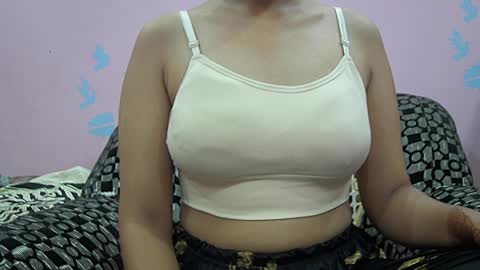 ishika_singh_ online show from July 28, 3:15 am