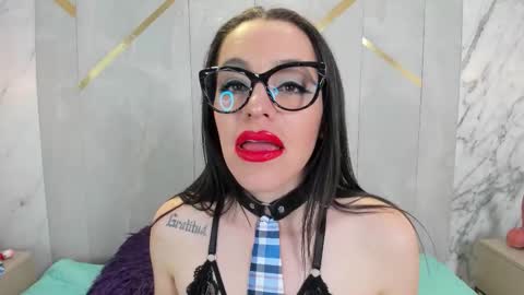 Isis Noir online show from January 15, 8:04 pm