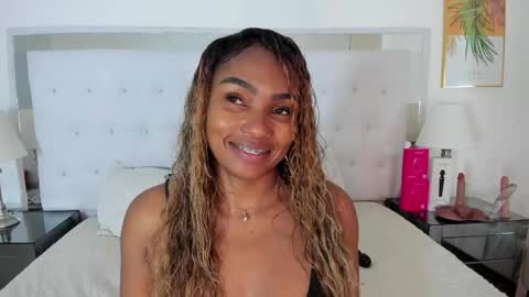 Vanessa online show from May 28, 11:30 am