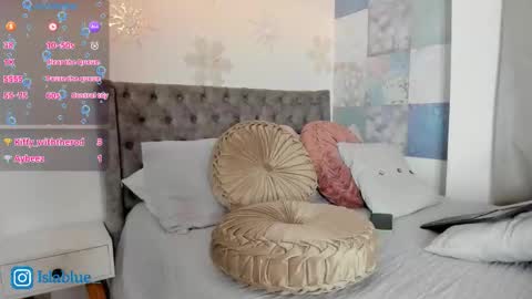 Isla Blue online show from December 23, 3:43 am