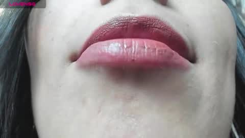 Issa  online show from November 13, 4:50 pm