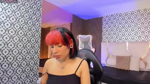 Issa online show from February 8, 3:21 am