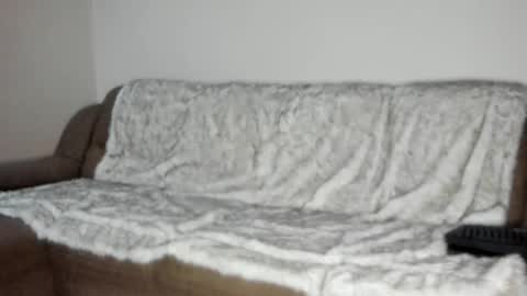 Issabelle online show from December 3, 9:22 am