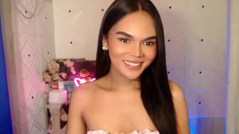 Snapshot of itgirl_cathy chatting on February 26, 12:09 am CathCathy online show from February 26, 12:09 am