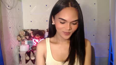 Snapshot of itgirl_cathy chatting on February 24, 12:49 am CathCathy online show from February 24, 12:49 am