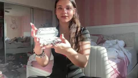 itsdaisypink online show from February 4, 10:57 pm