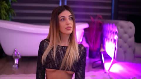 itsivylicious online show from February 16, 5:40 am