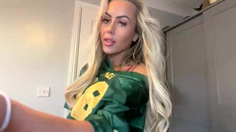 Lola online show from March 17, 5:39 pm