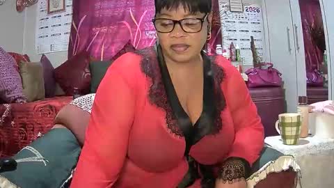 itumeleng74 online show from February 11, 5:31 am