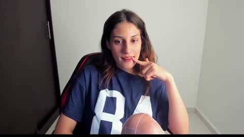 Snapshot of ivanna_essis chatting on December 14, 7:40 am ivanna_essis online show from December 14, 7:40 am