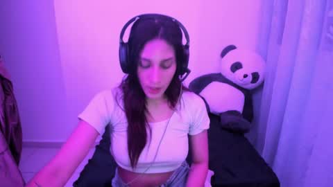 Snapshot of ivanna_essis chatting on February 25, 11:37 pm ivanna_essis online show from February 25, 11:37 pm