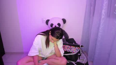 Snapshot of ivanna_essis chatting on March 2, 1:47 am ivanna_essis online show from March 2, 1:47 am